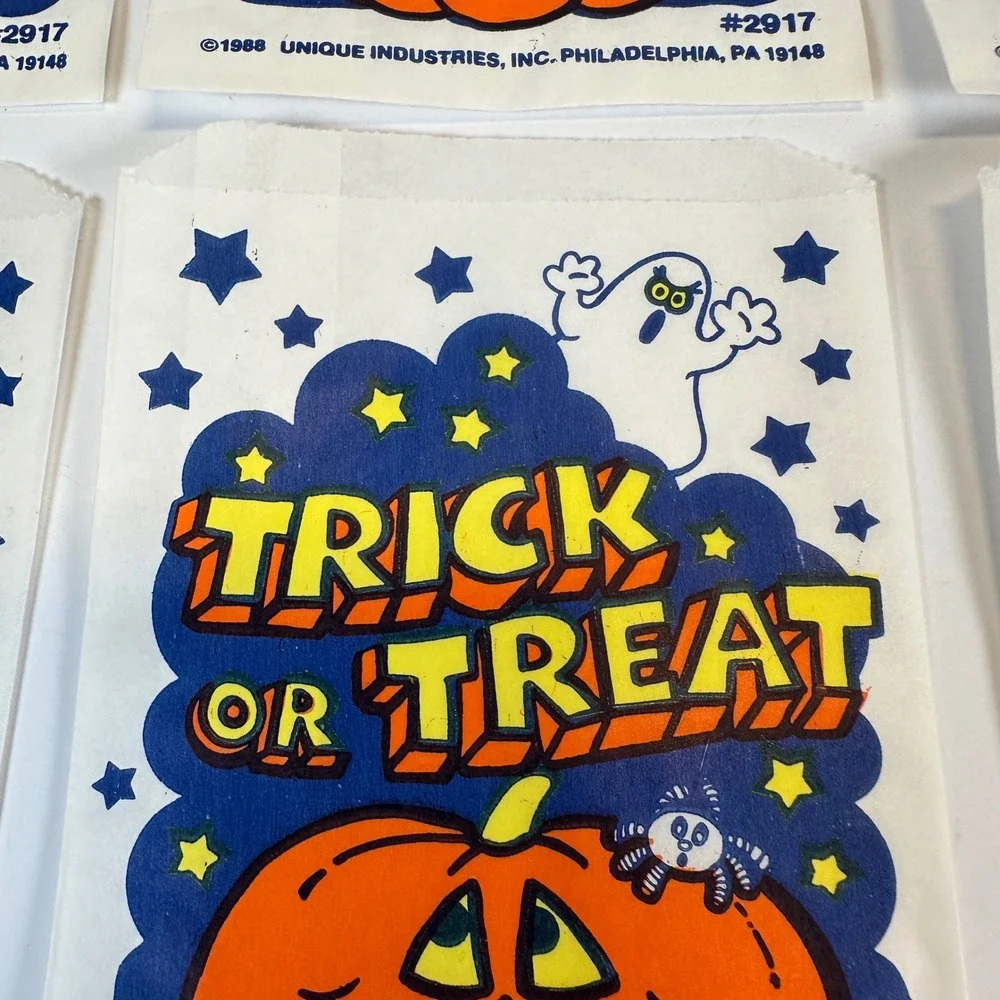 12 Vintage 1988 Unique Industries Trick or Treat Halloween Paper Bags Pumpkin